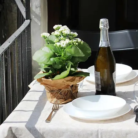 L'angolo Apartment